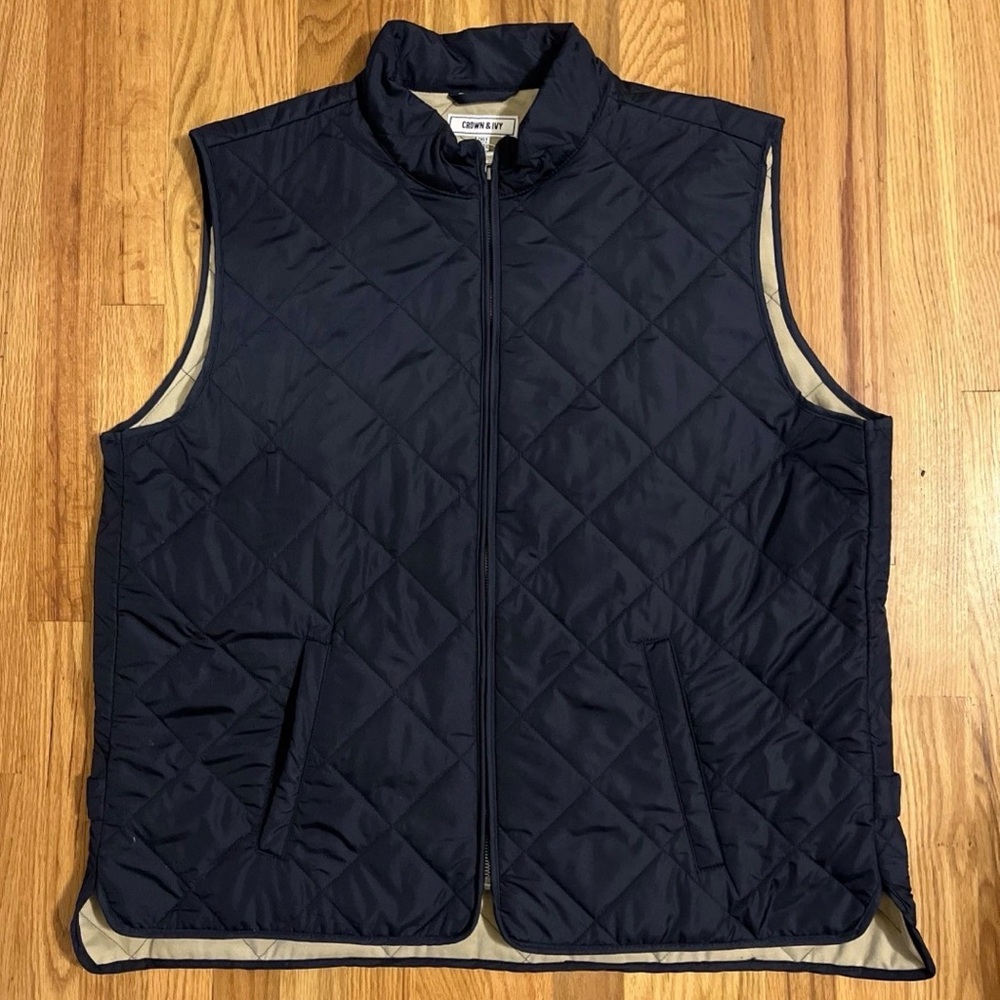 Crown & Ivy Navy Quilted Light weight Vest Mens XL  Pockets Zip. Great Gift!